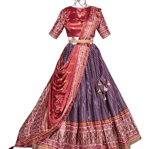 Lehenga Choli de réception de haute qualité en modal viscose traditionnel, sans plis, avec broderie lourde, pour femmes - Product Image 1