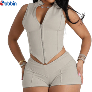 Tenues d'été pour femmes : Ensemble crop top et short, ensemble deux pièces style motard pour femmes - Product Image 3