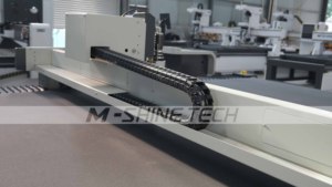 Cutter à couteau oscillant MS1625, vitesse de déplacement 2200 mm/s, adsorption sous vide zonée, équipement de découpe CNC pour cuir, tissu, mousse, PVC - Product Image 4