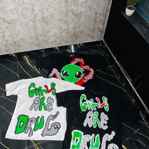 เสื้อยืดผู้ชายพิมพ์ลายสกรีนแบบส่วนตัว พร้อมดีไซน์ประดับเพชร คอทรงกลม แฟชั่นฤดูร้อน เสื้อยืดพิมพ์ลายผู้ชาย - Product Image 1