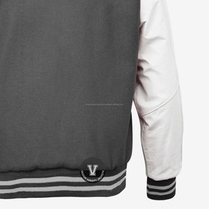 Blouson d'hiver unisexe en satin personnalisé, grande taille, avec motif gaufré, col montant, style universitaire Letterman, enduit – Vente en gros - Product Image 6