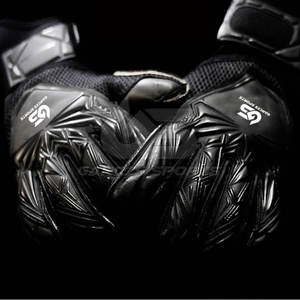 Gants de gardien de but en latex noir, forte adhérence, doigts entièrement couverts, sangle réglable, séchage rapide pour le sport - Product Image 4