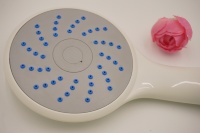 Douche à main légère moderne blanche en ABS à fonction unique avec logo personnalisé OEM pour utilisation d'accessoires de salle de bain
