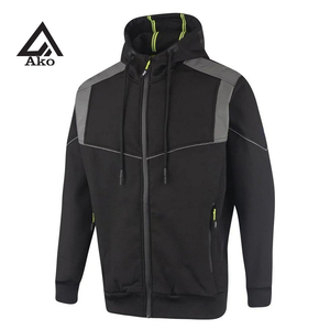 Chándal de marca privada para hombre, ideal para empresas de ropa deportiva y streetwear, disponible para venta al por mayor y producción OEM por AKO - Product Image 1