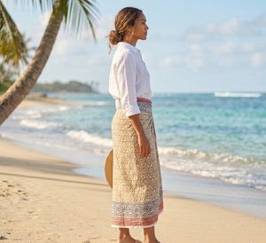 Pareo Artesanal Hecho a Mano al por Mayor con Borde de Zari, Elegante Pareo de Playa para Mujer, Pareo de Playa Ligero de Algodón, Tradicional Indio - Product Image 3