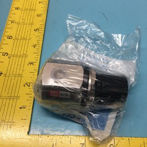 Régulateur 3 voies SMC SR3010-02 en acier inoxydable - Équipement et pièces semi-conductrices de renommée mondiale à la fois fiables et durables - Product Image 6