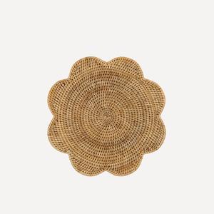 Napperon chargeur en rotin tissé floral de style moderne Accent parfait pour améliorer votre salle à manger Tapis et serviettes de cuisine - Product Image 1