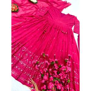 Vêtements et accessoires musulmans traditionnels de créateur, robe Anarkali et pantalon avec dupatta pour les occasions spéciales - Product Image 1