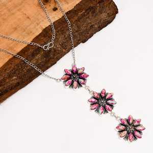 Collier en argent sterling avec trois fleurs en jaspe de sédiments marins roses, bijoux floraux bohèmes faits à la main, cadeau pour elle - Product Image 1