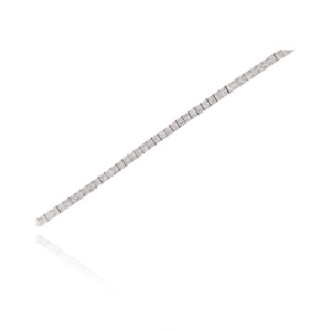 Brazalete clásico de lujo con zirconia cúbica plateada para mujer - Product Image 1