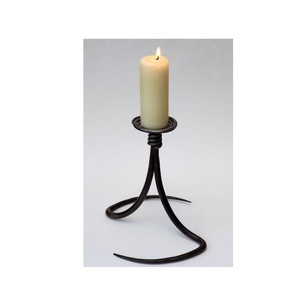 Lanterne porte-bougie en métal avec structure en fer durable pour centres de table de jardin, événements familiaux, dîners et réunions - Product Image 3