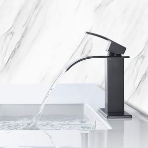 Grifo de lavabo monomando con caño en cascada para baño - Product Image 3