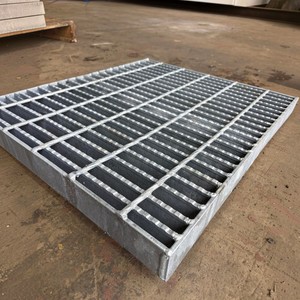 Rejilla de acero galvanizado electroforjada - Product Image 3