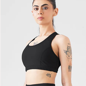 เสื้อชั้นในกีฬาผู้หญิงไร้ตะเข็บ สีดำล้วน คอกว้าง ทรง Racerback แบบครอปท็อป ระบายอากาศได้ดี ผลิตจากผ้าสแปนเด็กซ์และโพลีเอสเตอร์ ยืดได้สี่ทิศทาง เหมาะสำหรับโยคะระดับกลาง - Product Image 4