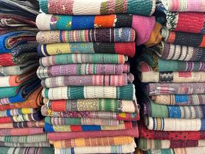 Colcha de Algodón Kantha con Parches, Cubrecama Indio Hecho a Mano, Colcha Boho Cosida a Mano, Manta de Algodón Tradicional Colorida - Product Image 3