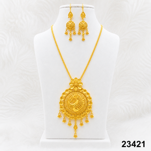 ชุดเครื่องประดับ MOLL JEWELLERS สร้อยคอพร้อมต่างหูรูปดอกไม้ ชุบทอง 24K ทำจากโลหะผสมสังกะสี ประดับเพชรซิร์คอน สำหรับผู้หญิง เหมาะสำหรับงานหมั้น งานแต่งงาน และวันครบรอบ - Product Image 4