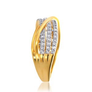 Anillo Brilliance of Diva con Diamantes, Acabado en Oro Premium, Diseño Cruzado, Anillo de Laboratorio con Diamantes Cultivados, Anillo de Coctel Moderno en Forma de V para Mujer - Product Image 3