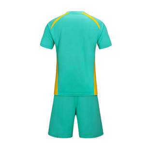 Ensemble de maillot de football pour homme avec impression par sublimation, maillot et short de sport sans couture, design épuré, performance athlétique, technologie de pointe - Product Image 1