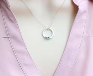 Collier en argent sterling avec pendentif personnalisé en améthyste, pierre de naissance familiale, bijoux pour mères, vente en gros - Product Image 4