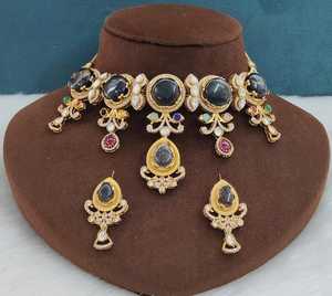Ensemble de colliers ras-de-cou de qualité supérieure, design unique, allure luxueuse, confortable et léger, idéal pour les tenues de soirée, s'adapte à toutes les tenues - Product Image 5