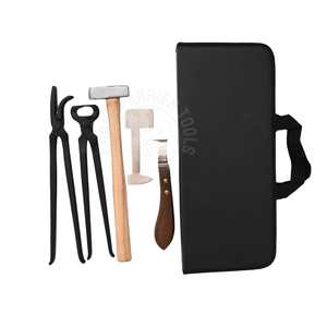 Ensemble d'outils de fermeur en gros avec coupe-crevasses noirs, outil de clinchage alligator, outil de polissage, couteau à boucles de sabots, marteau de fermeur - Product Image 1