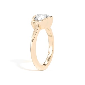 Bague de fiançailles de luxe pour femme Ando Brilliant Sloping Semi-Bezel en or massif 14 carats avec diamant taille poire certifié IGI - Product Image 1