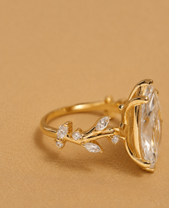 Bague de fiançailles en or massif 14 carats avec diamant de laboratoire marquise de 3 carats et bande à accent feuille, certifiée IGI, tendance - Product Image 5