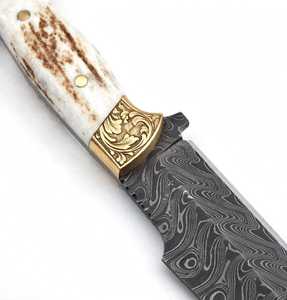 Couteau utilitaire d'extérieur en acier Damas artisanal, manche en bois de cerf, lame fixe - Product Image 5