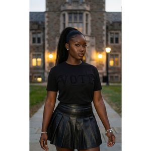 T-shirt graphique personnalisé pour femme VOTE, manches courtes, col rond, coupe décontractée unisexe, haut imprimé pour la sensibilisation électorale, mode quotidienne - Product Image 1