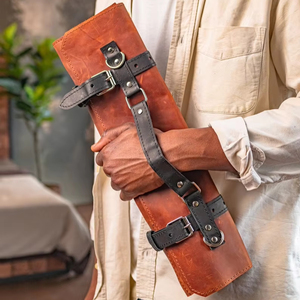 Couteau de chef classique léger et portable en cuir véritable fait main de haute qualité avec compartiments pour accessoires de cuisine LKR-0301 - Product Image 1