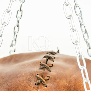Sac de frappe de qualité supérieure en cuir robuste avec coutures renforcées pour l'entraînement de boxe et de fitness à domicile – Haute qualité - Product Image 5