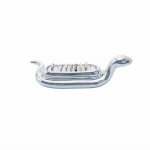Elegante soporte para anillos con forma de reno plateado para mujer, moderno soporte de joyería con forma de ciervo cromado y organizador de escritorio para múltiples anillos - Product Image 4