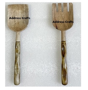 Service à salade en bois de manguier et résine, ensemble de 2 cuillères et fourchettes de service en bois, ustensiles de cuisine faits à la main, outils en bois pour Offre Spéciale - Product Image 1