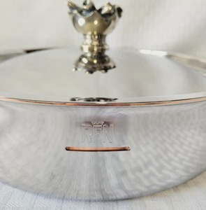 Casserole RUFFONI à cœur en cuivre, 24 cm, couvercle rond en acier inoxydable avec insert en verre, durable, compatible induction, fabriqué en Italie - Product Image 3