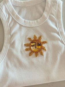 Débardeur brodé de perles haut de gamme pour femmes avec motifs uniques, hauts brodés de perles personnalisés et élégants avec logo - Product Image 2
