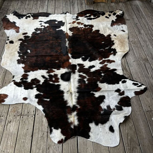 Tapis en cuir de vachette premium, tapis en peau de vache naturelle pour la décoration intérieure, tapis en cuir de vache naturel fait main - Product Image 6