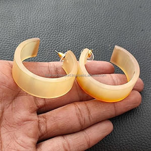 เครื่องประดับแฟชั่นสไตล์โมเดิร์นฮอร์นต่างหูฮอร์นและเรซินโดดเด่นด้วยรูปลักษณ์ทันสมัยและดีไซน์ล่าสุดสำหรับผู้หญิง falak World Export - Product Image 3