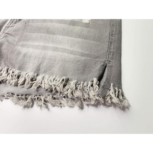 Shorts de mezclilla rasgados con forma de diamante para mujer, con efecto láser desgastado, de cintura alta, con dobladillo sin rematar, transpirables y ecológicos para verano. - Product Image 5
