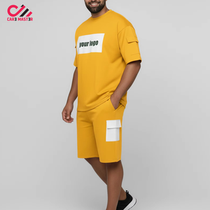 ชุดกีฬาลำลองฤดูร้อนสำหรับผู้ชาย พิมพ์ลายคุณภาพสูง ผ้าฝ้าย 100% เสื้อแขนสั้นน้ำหนักเบาและกางเกงขาสั้น ดีไซน์โลโก้ - Product Image 4