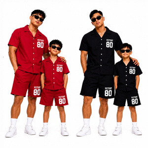 ชุดเสื้อและกางเกงขาสั้นฤดูร้อนแบบครอบครัวเข้าชุดกันสำหรับพ่อแม่ลูก ชุดลำลองติดกระดุมสำหรับเด็กและผู้ใหญ่ เสื้อผ้าสำหรับวันหยุดที่เข้ากัน - Product Image 2