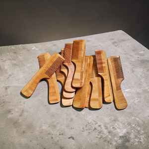 Peigne en bois de Neem naturel à dents fines pour un fini lisse des cheveux, prix de gros - Product Image 5