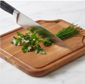 Planche à découper carrée en bois de haute qualité avec poignée et rainure pour les jus, bloc de découpe rustique - Product Image 4