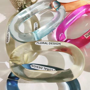 Decoración de pared con cadena de resina. Personalización de eslabones de resina de gran tamaño y colores claros. Disponibles en varios colores. - Product Image 4