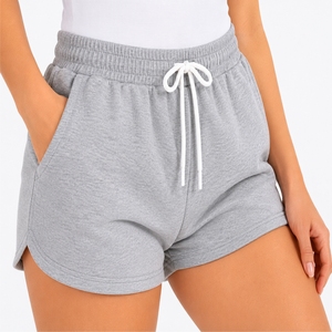 Conjunto de Camiseta y Pantalones Cortos Ajustados para Mujer, Tela Suave de Primera Calidad, Estilo Moderno, Ajuste Perfecto, Listo para el Verano, Hecho a Medida - Product Image 6