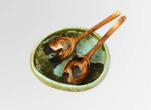 Tazón versátil de resina con juego de cucharas para decoración de cocina y comedor que combina utilidad funcional y belleza artística. - Product Image 6