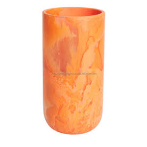 Jarrón de Resina Naranja Hecho a Mano con Acabado Marmoleado |   Florero Escultural Contemporáneo para Hogares Modernos - Product Image 1