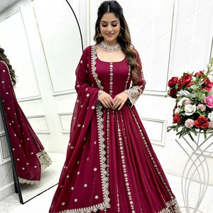 Listo para enviar: Conjunto de vestido de georgette indio con bordado de lentejuelas y dupatta, ropa étnica al por mayor, lo último en moda boutique. - Product Image 1