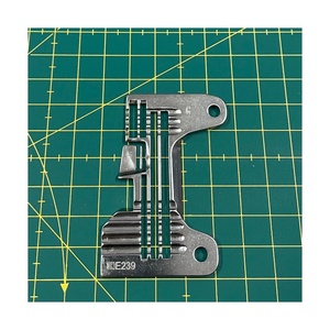 E239 PLACA DE AGUJA PIEZAS DE MÁQUINA DE COSER INDUSTRIAL PARA SIRUBA - Product Image 1