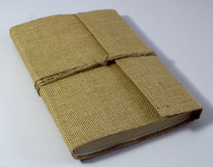 Hermoso Cuaderno Hecho a Mano con 100 Hojas de Papel de Yute Semirrígido Orgánico Reciclado - Product Image 2