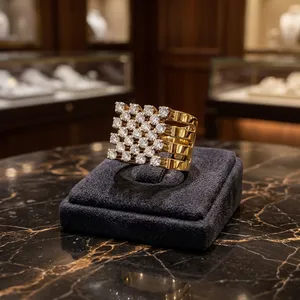 Bague de luxe pour homme en or avec motif diamant – Bijoux de créateur haut de gamme pour homme - Product Image 6